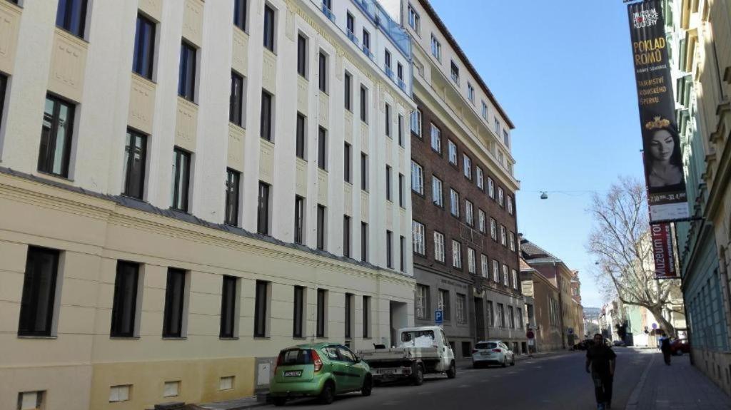 Apartments Near The Center With Privat Parking Brno Exterior photo